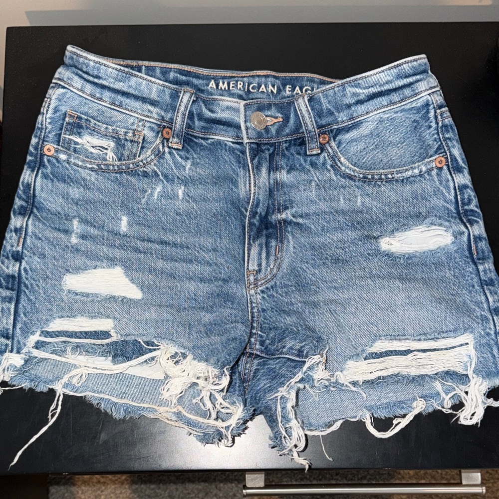 AEO Distressed Mom Short